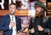 Brothers Osborne pokračují ve spanilé jízdě