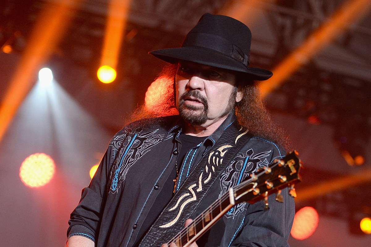 ZEMŘEL ZAKLÁDAJÍCÍ ČLEN LYNYRD SKYNYRD GARY ROSSINGTON